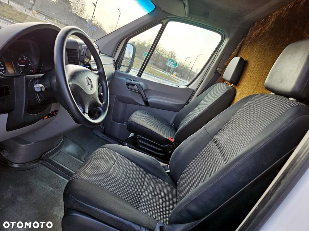 Mercedes-Benz Sprinter - 19