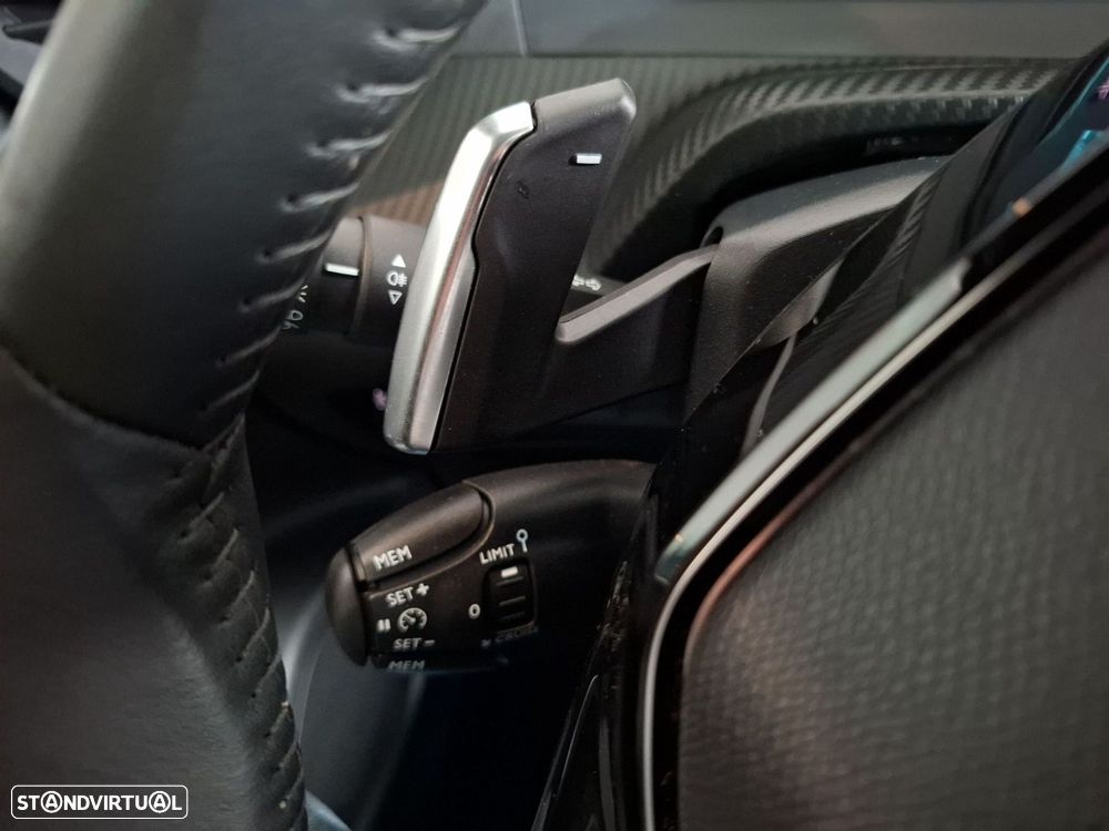 Peugeot 2008 1.2 Hybrid Style e-DCS6 - 21