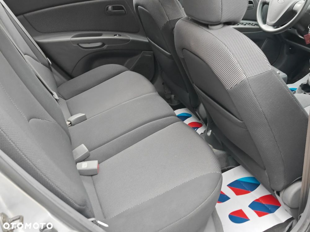 Kia Rio 1.4 Optimum + - 8