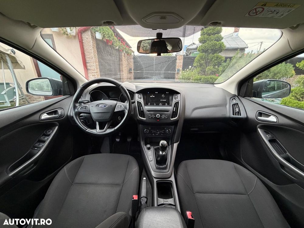 Ford Focus - 13