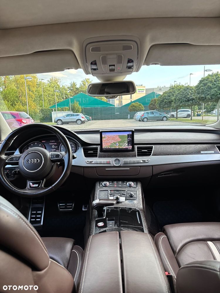 Audi S8 - 26