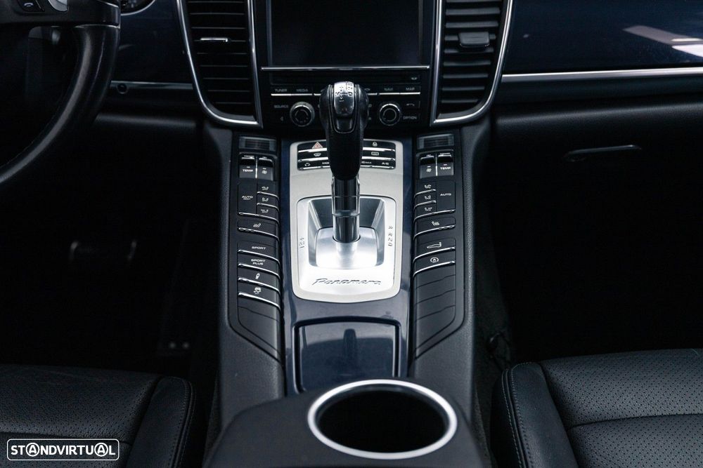 Porsche Panamera Standard - 41