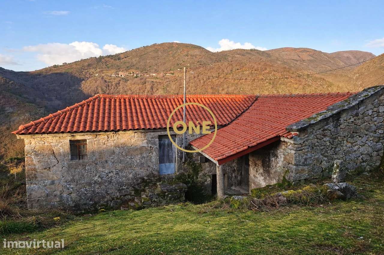 Moradia T2 para Restaurar com Terreno - PARQUE NACIONAL DA PENEDA-GERÊ - Grande imagem: 2/24