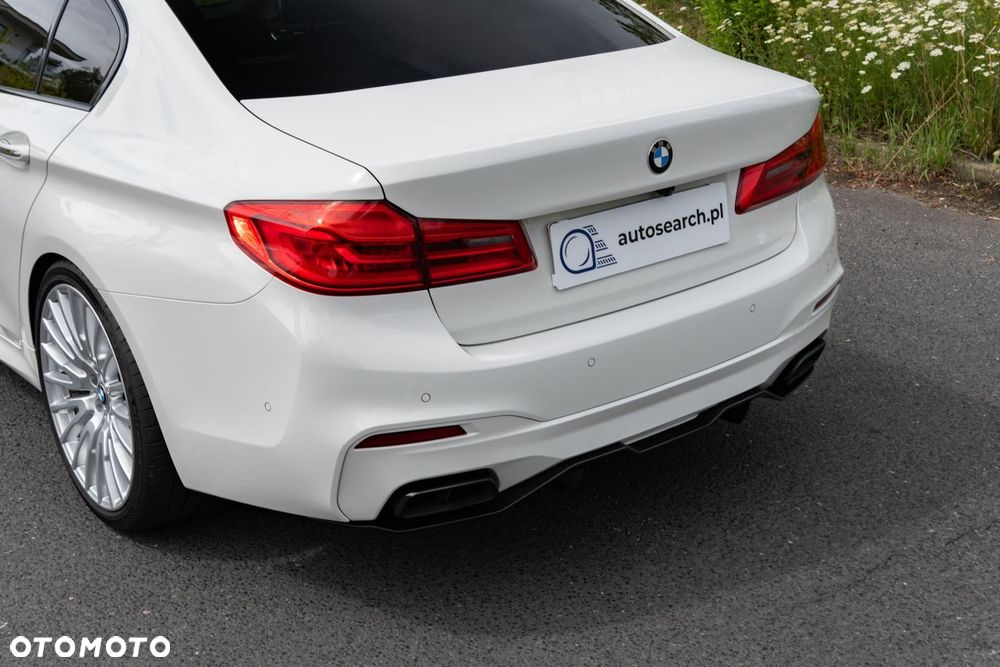 BMW Seria 5 M550i xDrive sport - 38