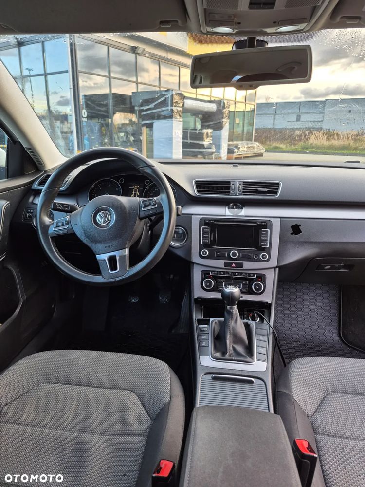 Volkswagen Passat - 10