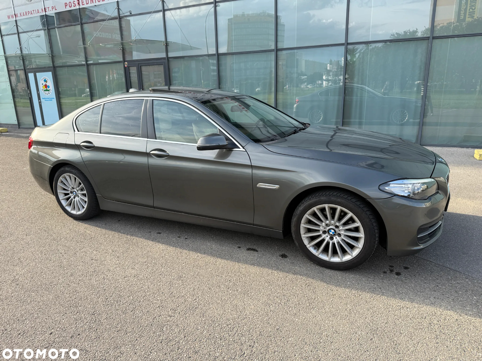BMW Seria 5 518d - 11