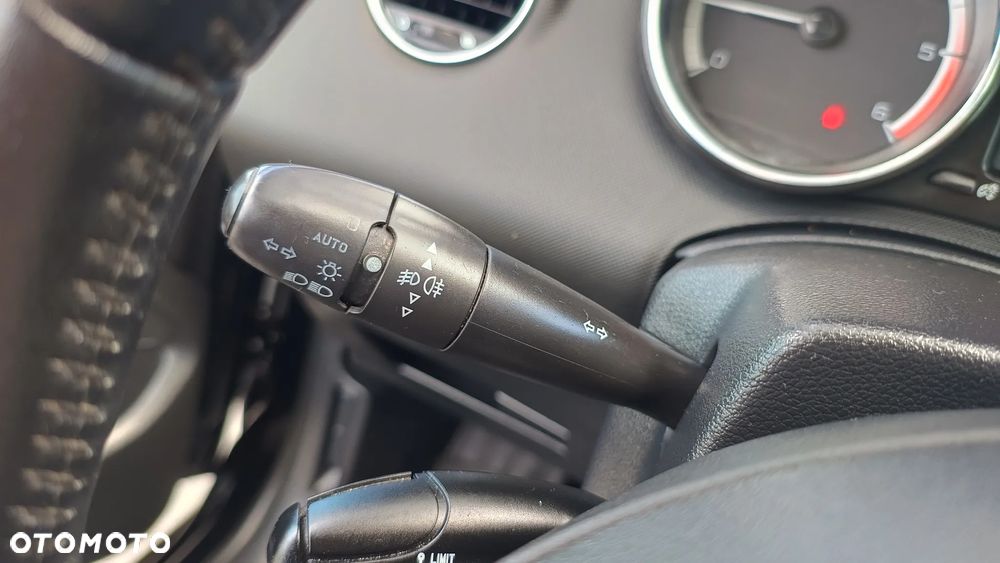 Peugeot 308 SW e-HDi FAP 110 Stop&Start Family - 27