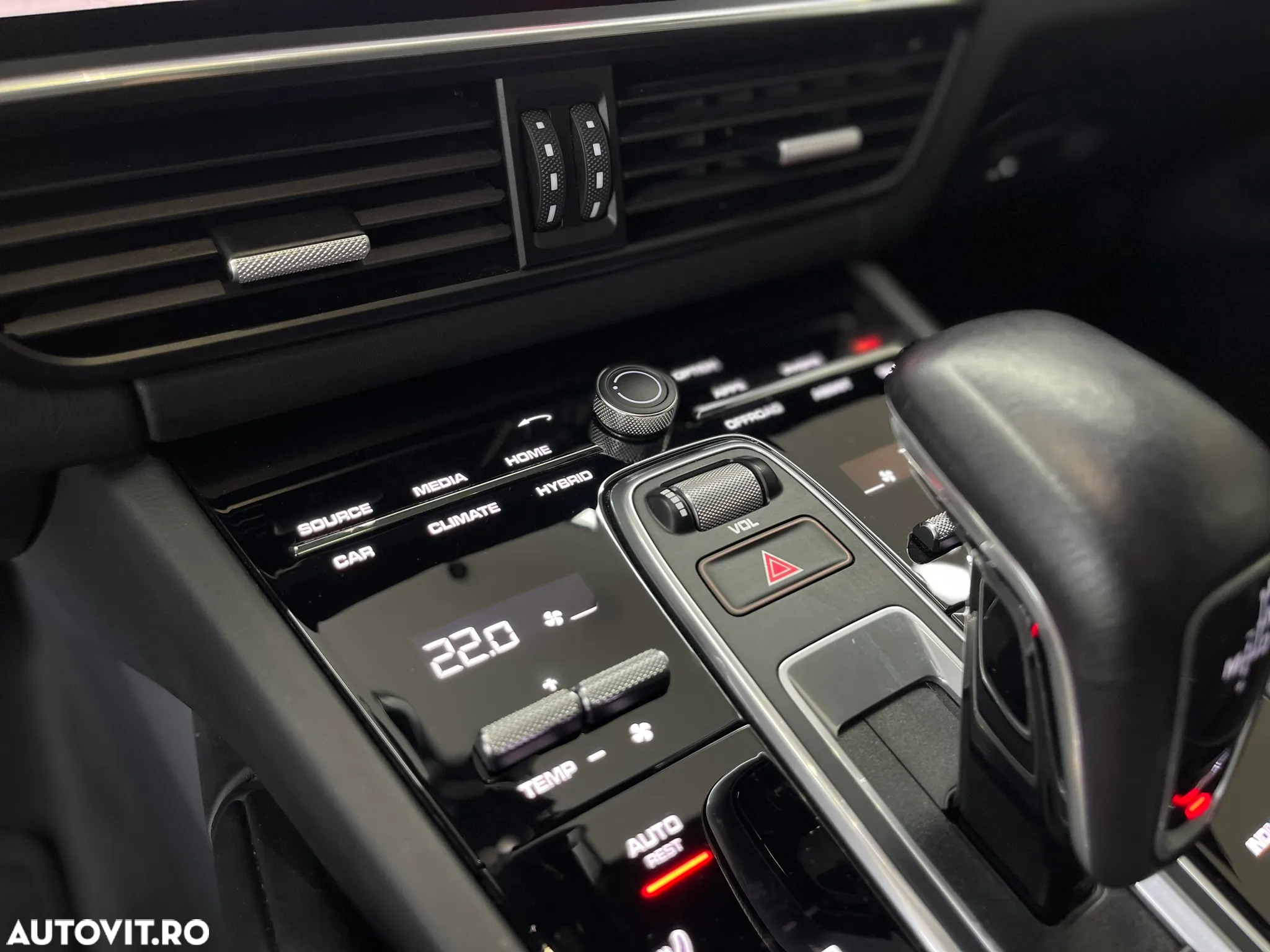 Porsche Cayenne - 28