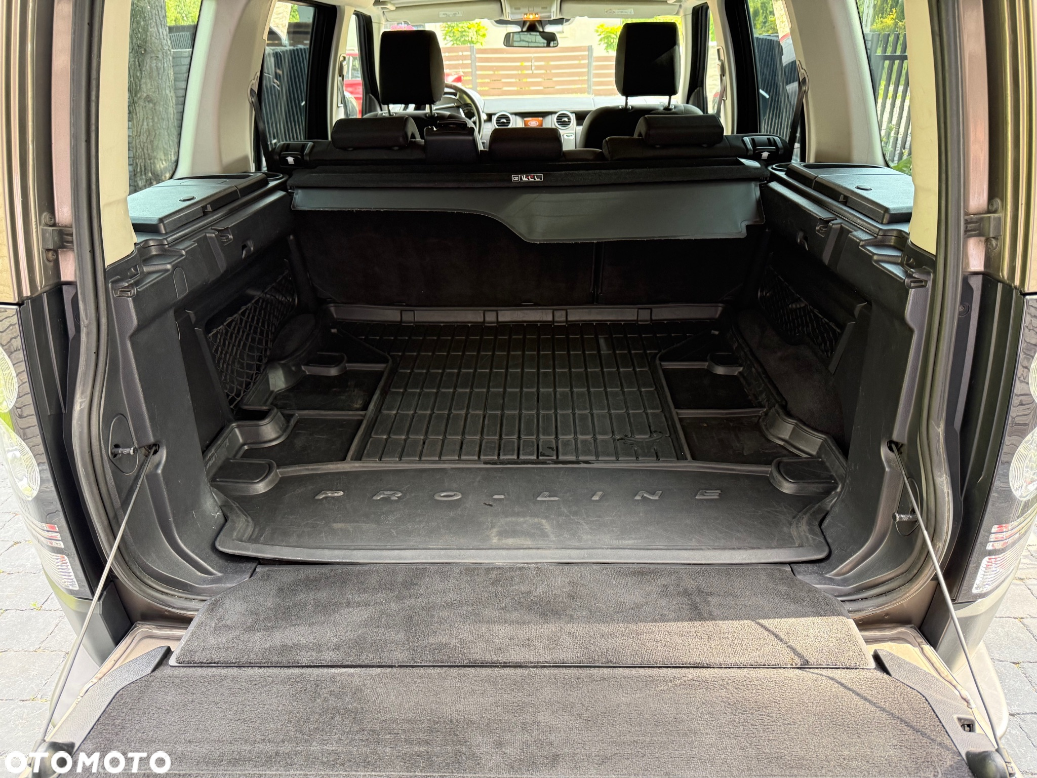 Land Rover Discovery TD V6 S - 14