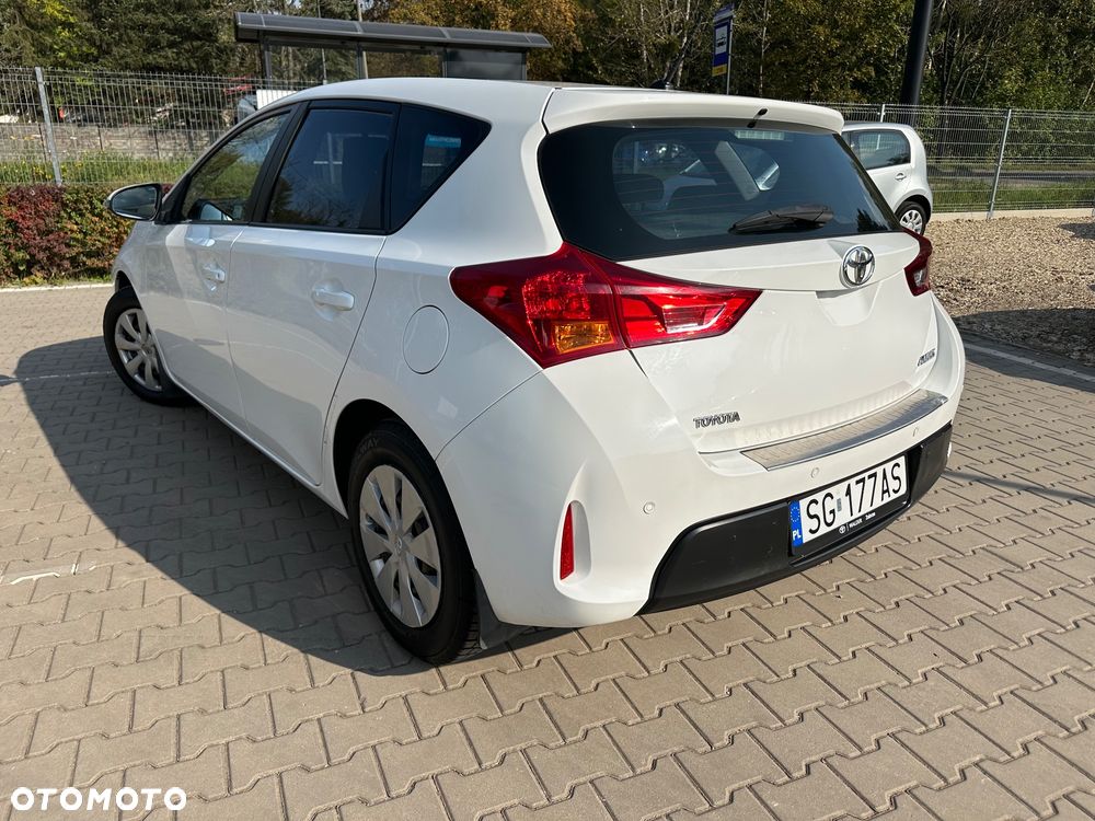 Toyota Auris - 12
