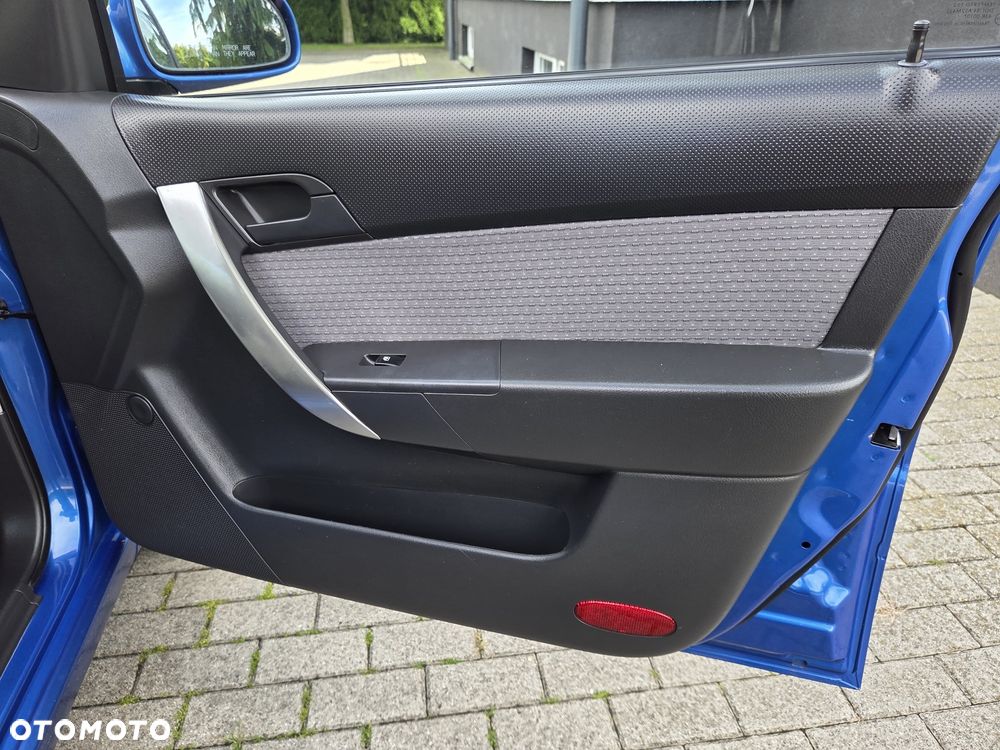 Chevrolet Aveo 1.2 16V LT - 30