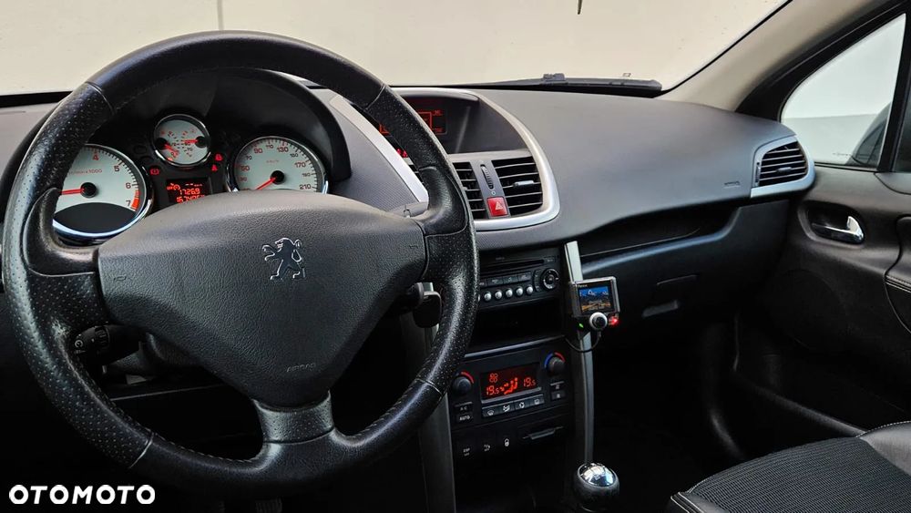 Peugeot 207 Outdoor 1.6 - 28