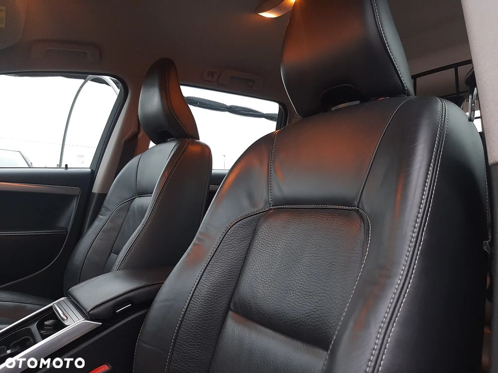 Volvo V70 D3 Summum - 15