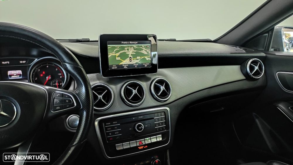 Mercedes-Benz CLA 200 d Shooting Brake AMG Line - 27