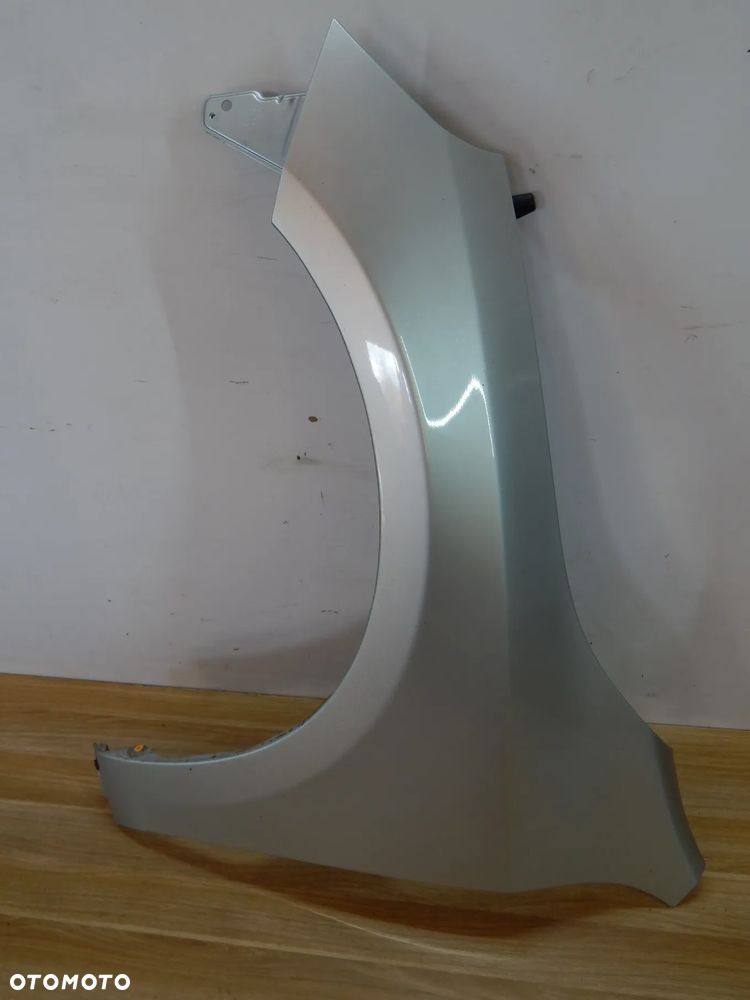 Błotnik lewy przód Volvo V60 S60 10-13 srebrny Łuków części - 2