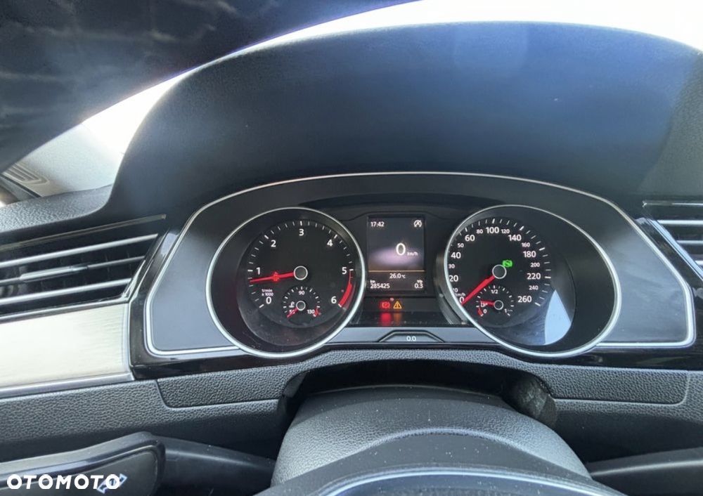 Volkswagen Passat 2.0 TDI SCR 4Mot DSG Highline - 18
