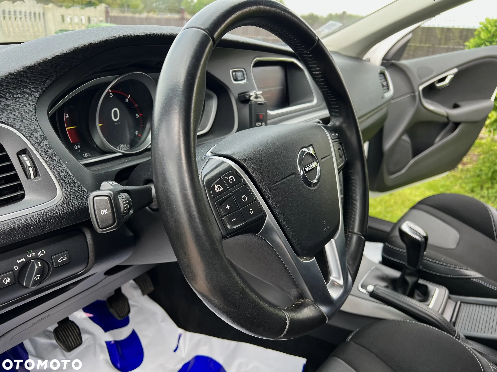 Volvo V40 D2 Drive-E Momentum - 34