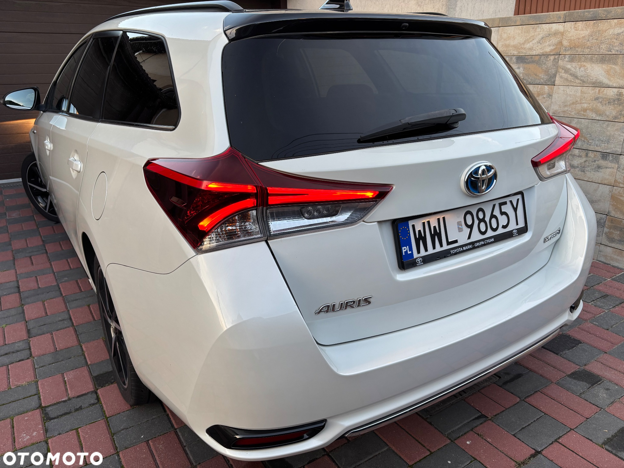 Toyota Auris Hybrid 135 Selection - 7