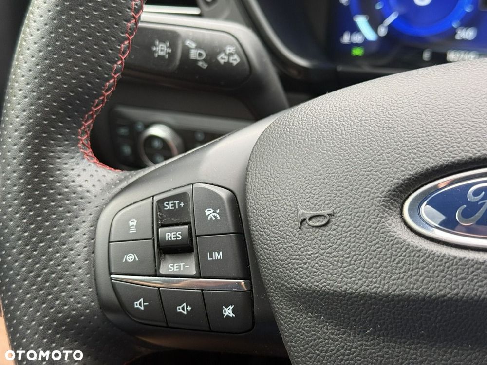 Ford Kuga - 26