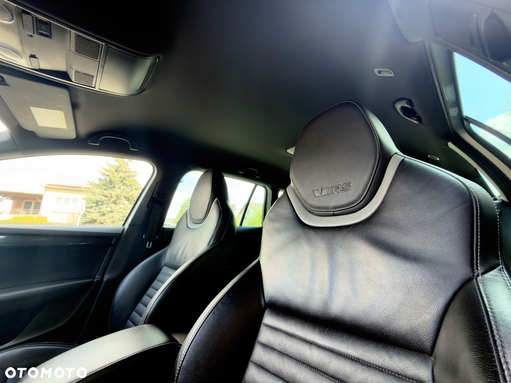 Skoda Octavia 2.0 TDI DSG RS - 30