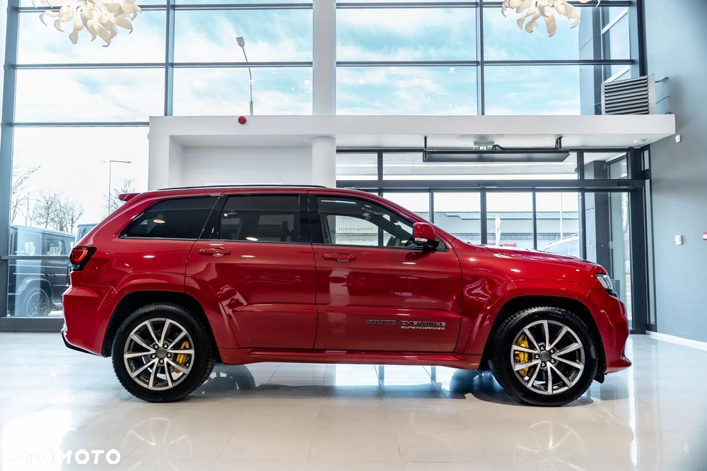 Jeep Grand Cherokee - 16