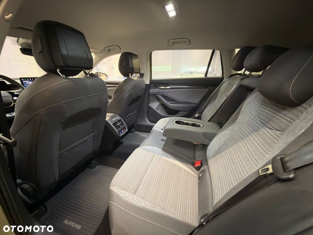Skoda Superb 2.0 TDI SCR Selection DSG - 28