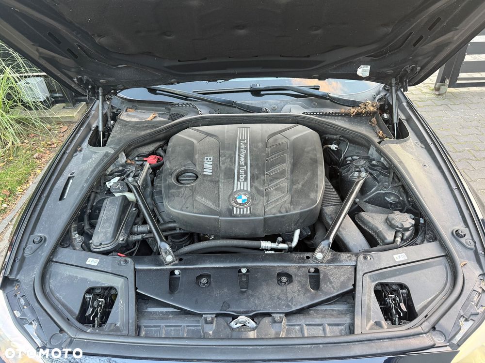 BMW Seria 5 525d Sport-Aut - 32