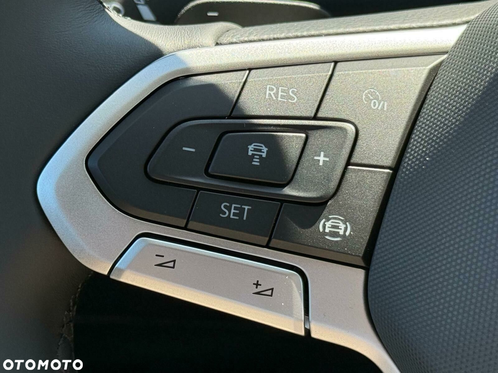 Volkswagen T-Roc 1.5 TSI Life Plus DSG - 26