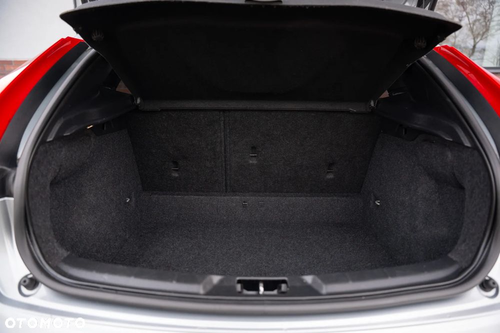 Volvo V40 Cross Country D3 Momentum - 40