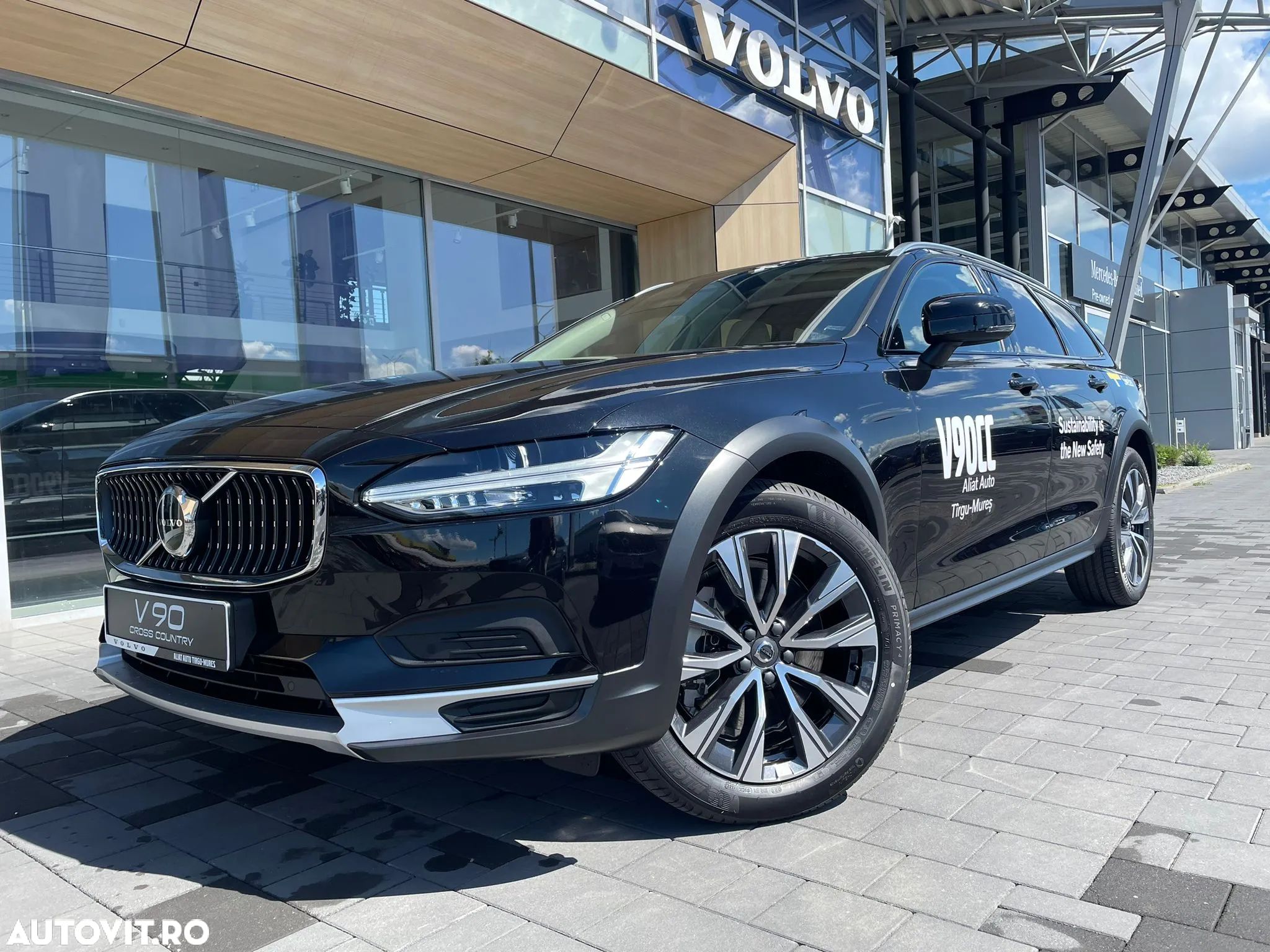 Volvo V90 V90CC B4 MHEV AT AWD Plus Bright - 1