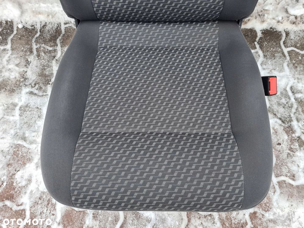 VW T5 LIFT fotel koziołek składany TASAMO - 3