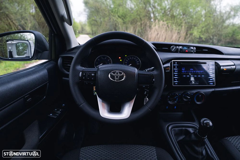 Toyota Hilux 2.4 D-4D 4WD CD CH - 30