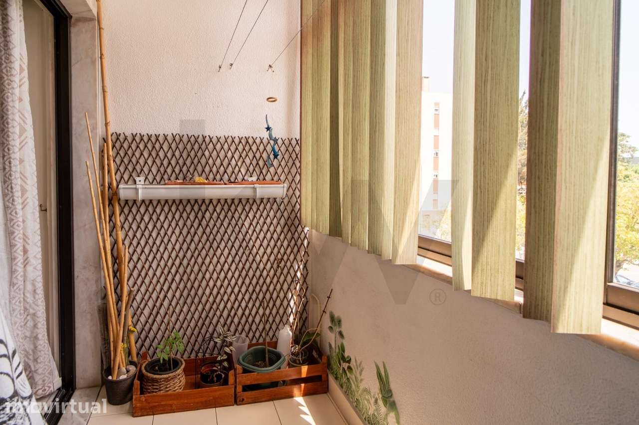 Apartamento T2 na Amadora – Luminosidade, Tranquilidade e Excelente Lo - Grande imagem: 3/20