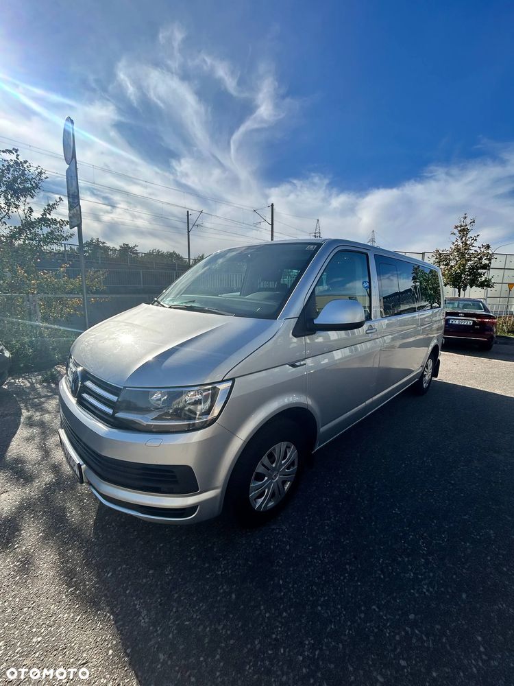 Volkswagen Caravelle - 1