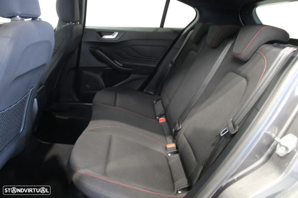 Ford Focus 1.0 EcoBoost MHEV ST-Line - 29