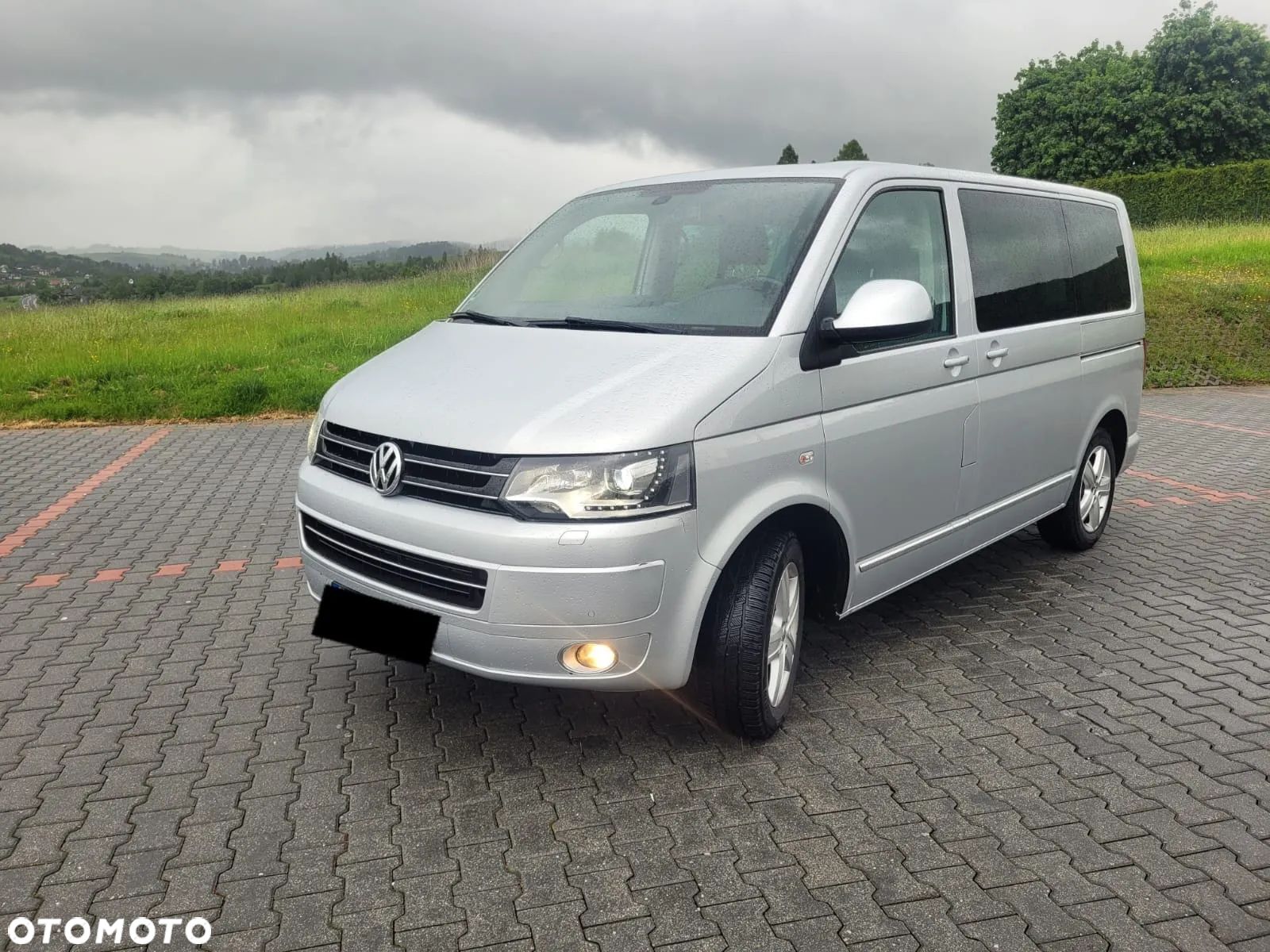 Volkswagen Multivan - 1