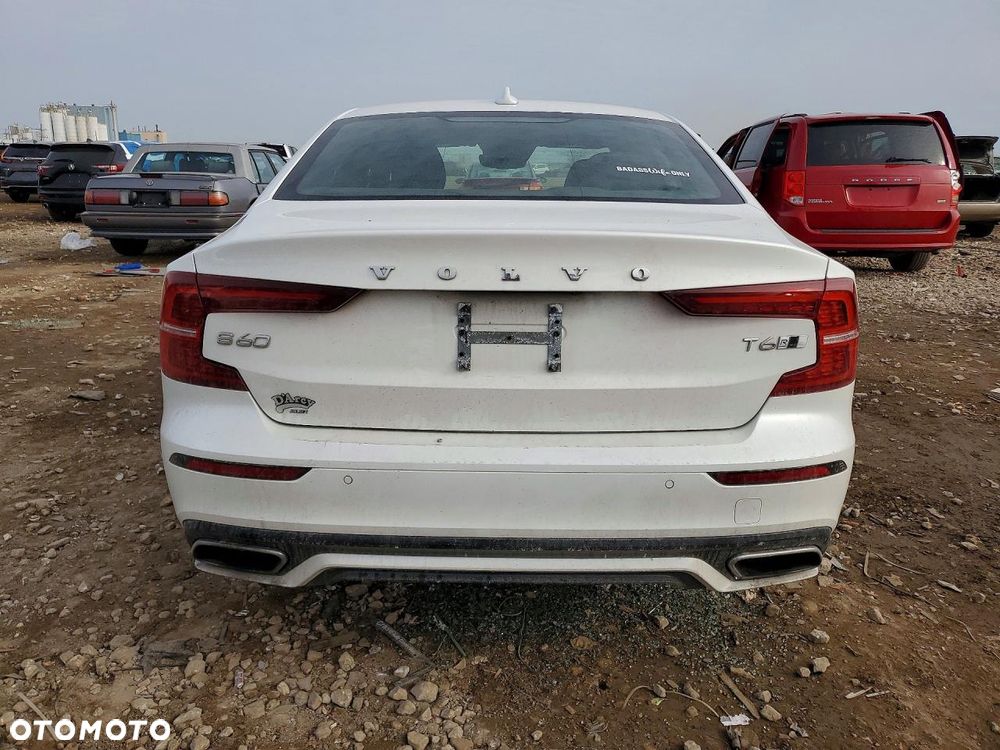 Volvo S60 T6 AWD R-Design - 6