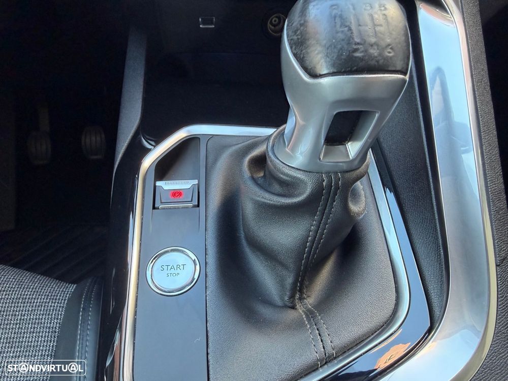 Peugeot 3008 PureTech 130 Stop & Start Allure - 37