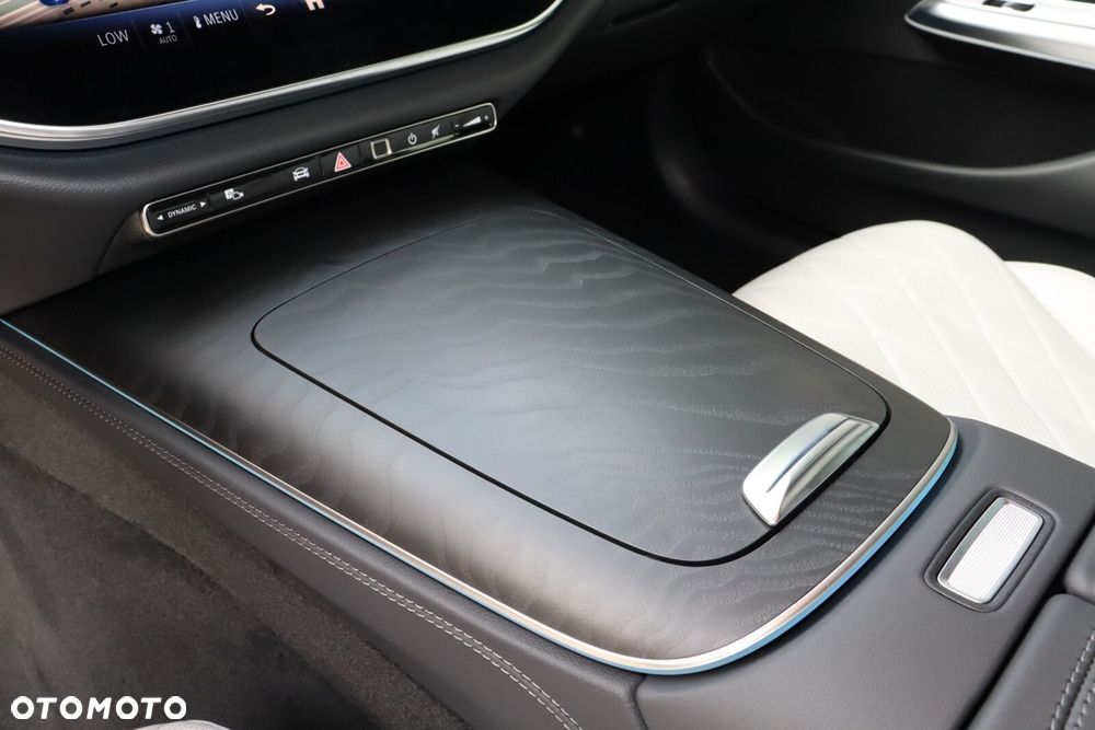 Mercedes-Benz Klasa E 220 d mHEV 4-Matic AMG 9G-Tronic - 14