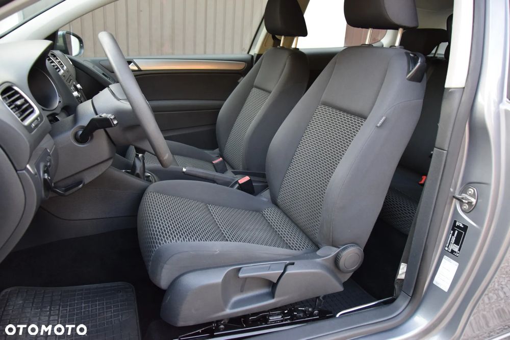 Volkswagen Golf - 19