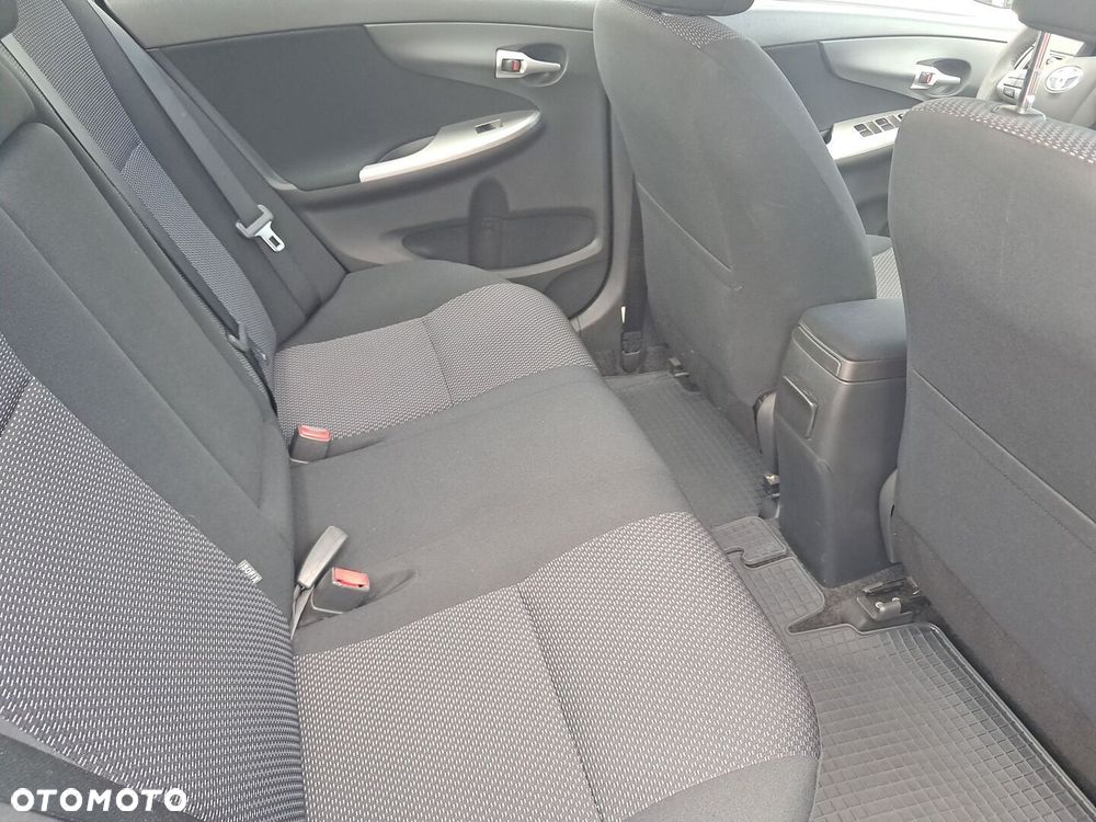 Toyota Corolla 1.6 Premium - 11