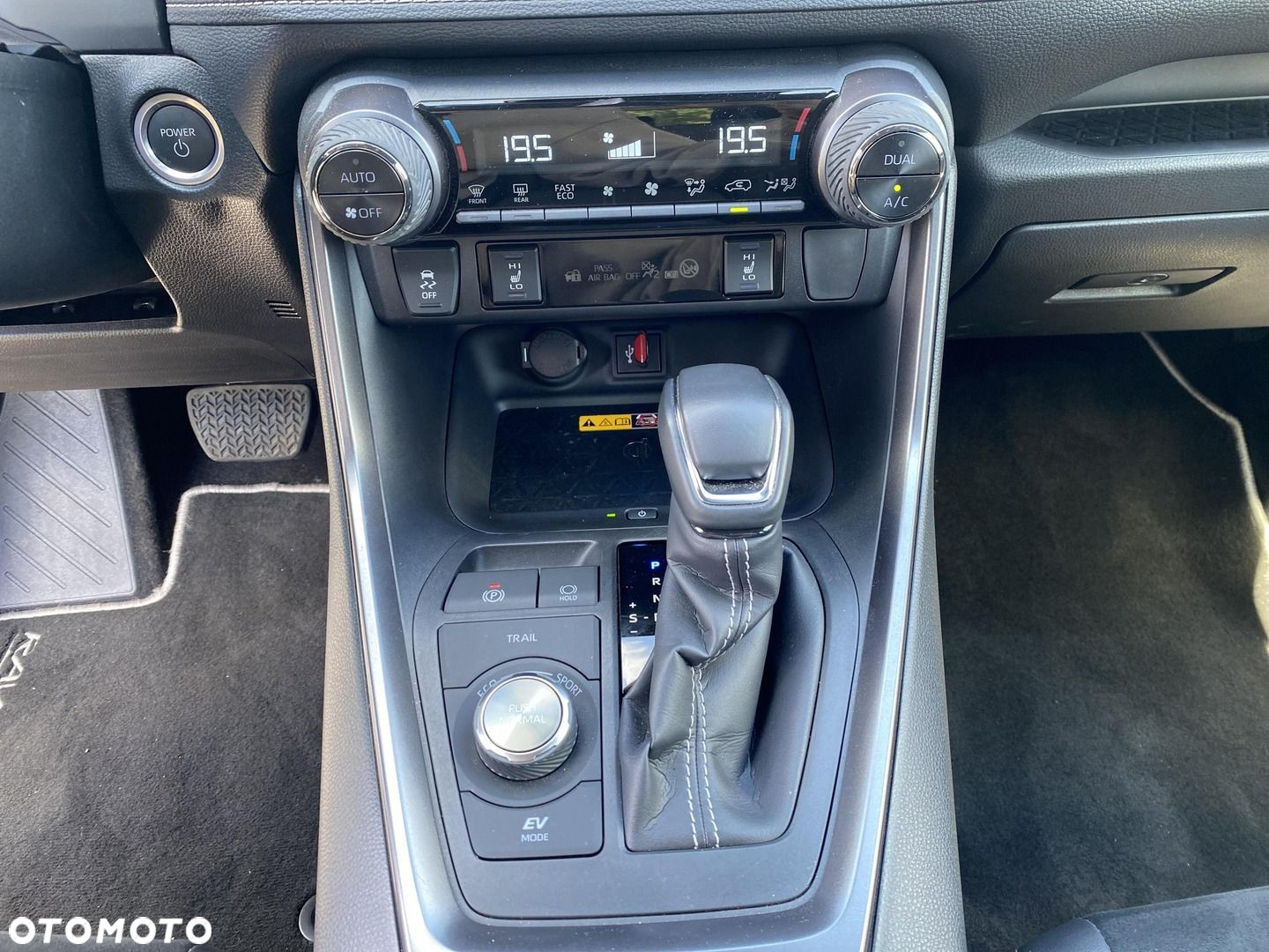 Toyota RAV4 - 22