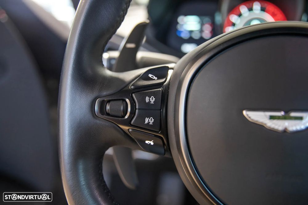 Aston Martin Vantage Coupe V8 - 24