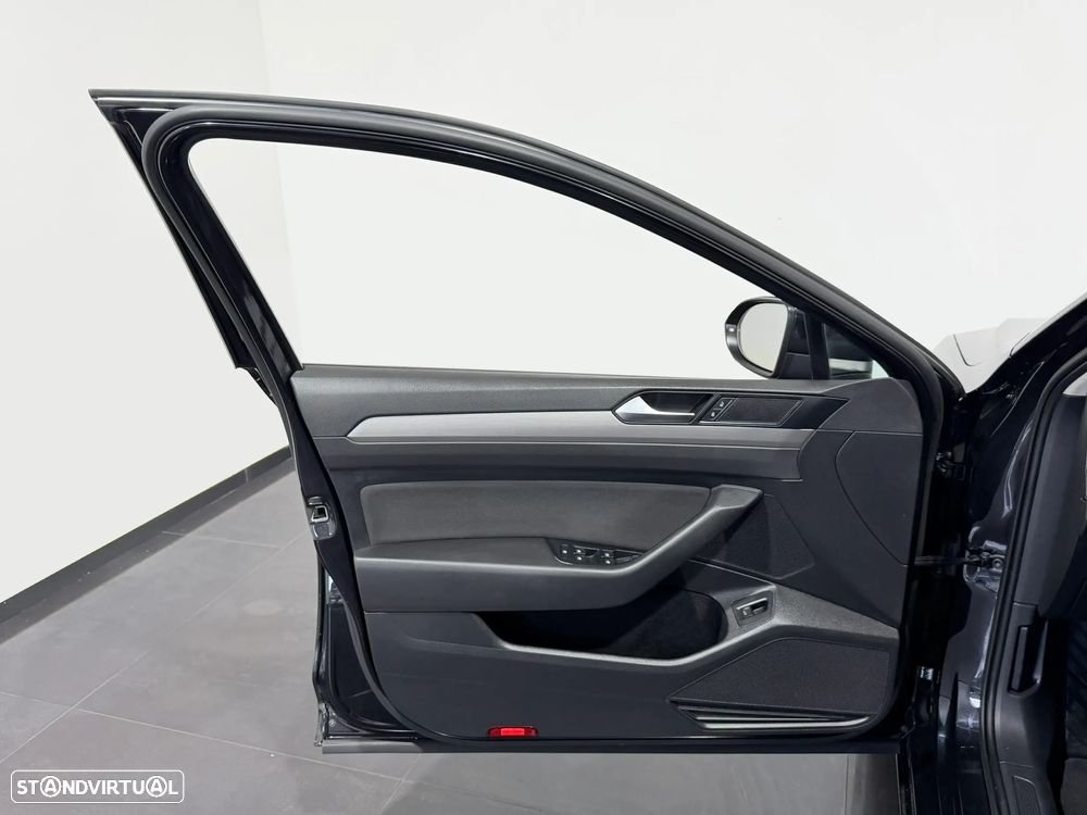 VW Passat Variant 1.6 TDI Confortline - 18
