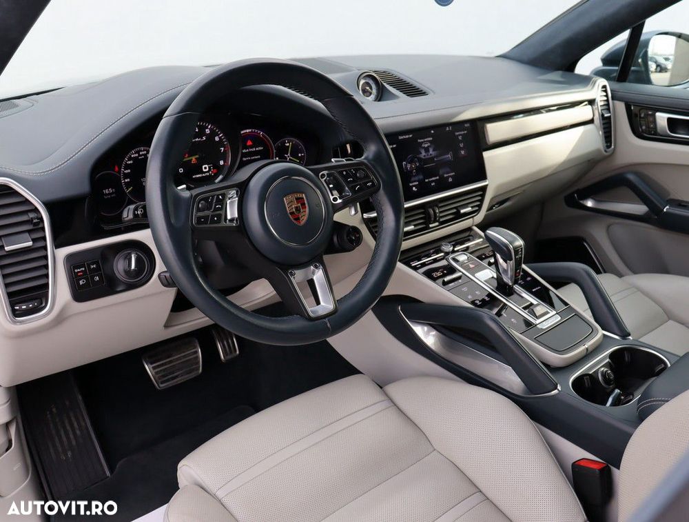 Porsche Cayenne Coupe - 7