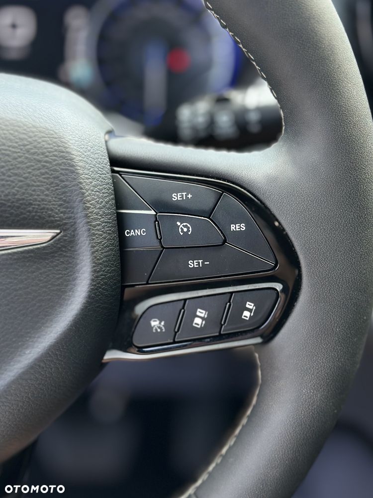 Chrysler Pacifica - 15