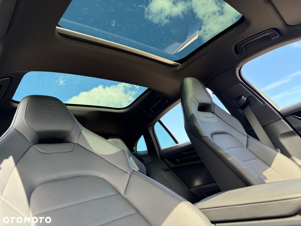Porsche Panamera - 25