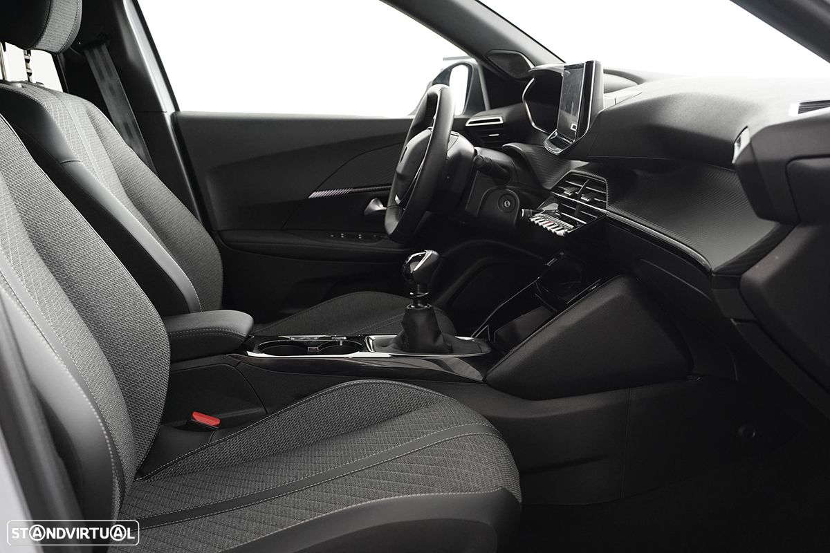 Peugeot 2008 1.2 PureTech Allure - 23
