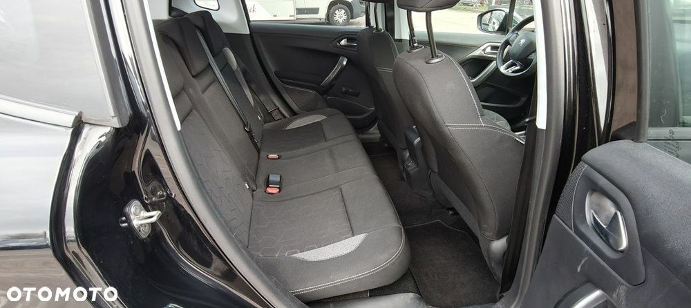 Peugeot 2008 1.2 Pure Tech GPF Style - 9