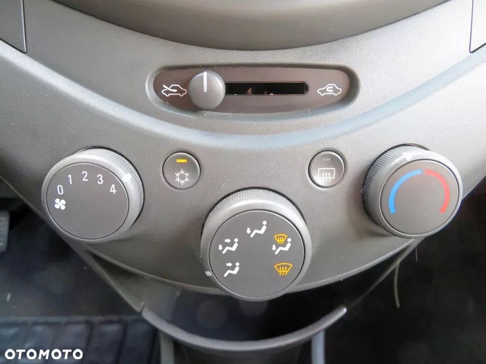 Chevrolet Spark 1.0 LS+ - 12